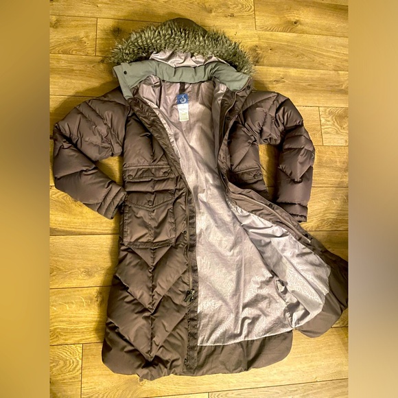 Isis Puffer Ski Jacket. Long. Removable fur hood trim. Flattering cut. Warm. - Picture 3 of 15